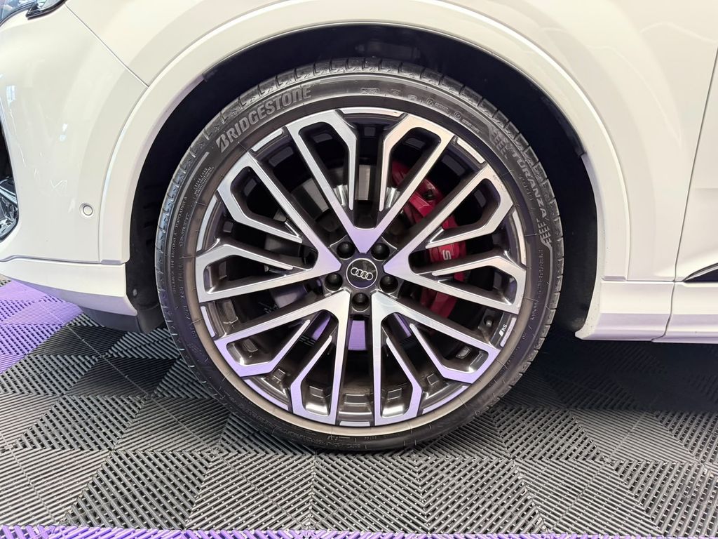 Audi SQ7 2024 г. Белый, пробег 38760 км