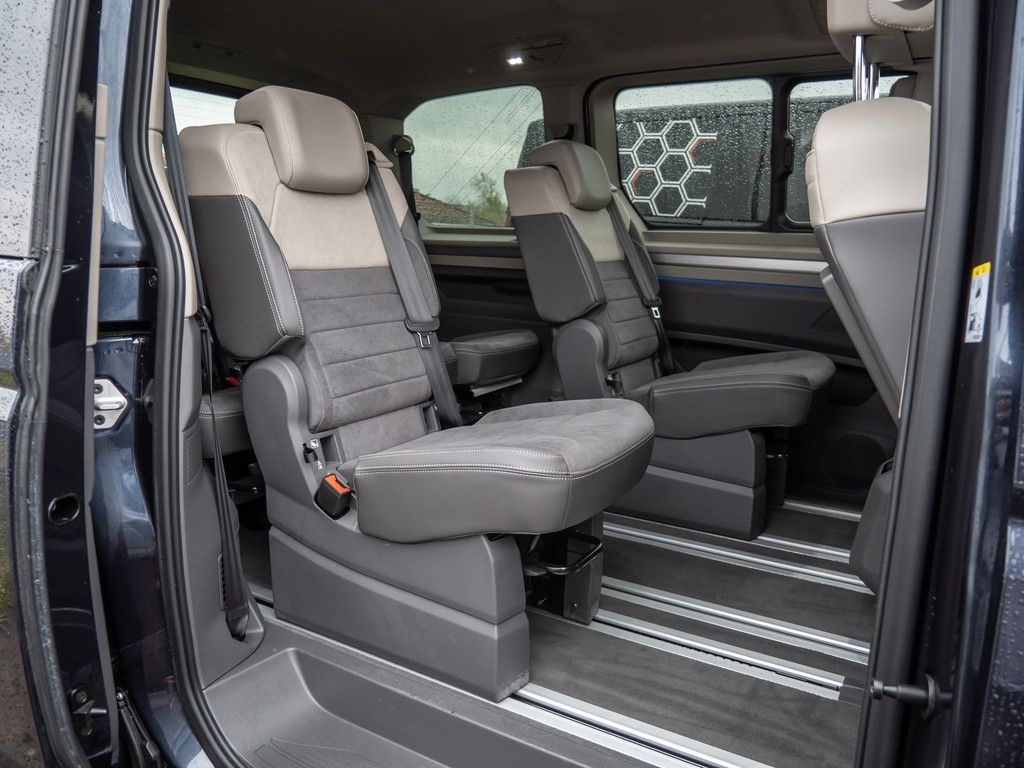 Volkswagen T7 MULTIVAN 2025 г. Синий, пробег 23488 км