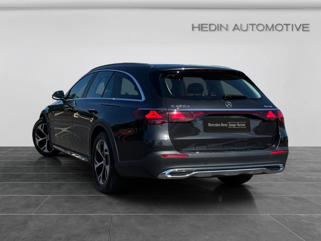 Mercedes-Benz E 220 2025 г. Серый, пробег 31361 км