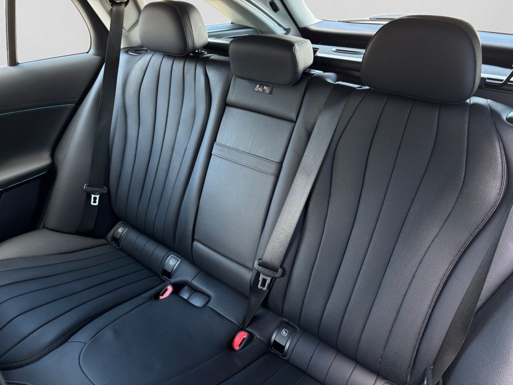 Mercedes-Benz E 220 2025 г. Серый, пробег 31361 км