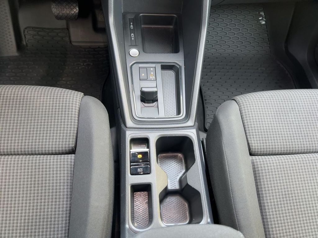 Volkswagen Caddy 2023 г. Серебристый, пробег 58844 км