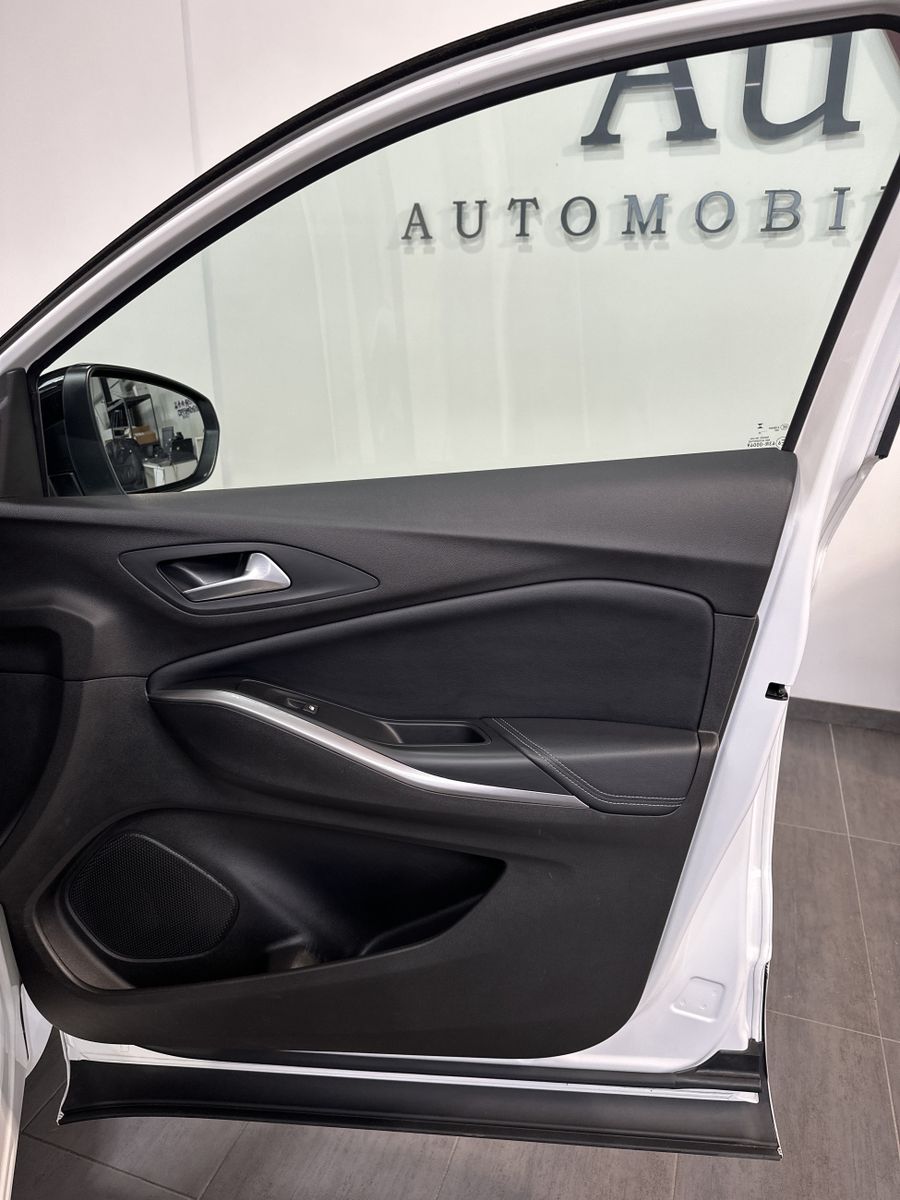 Opel GRANDLAND (X) 2023 г. Белый, пробег 56450 км