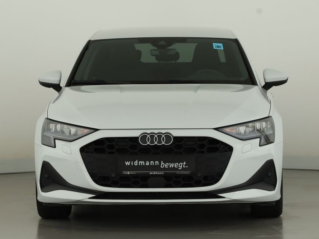 Audi A3 2024 г. Белый, пробег 43515 км