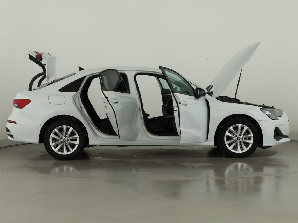 Audi A3 2024 г. Белый, пробег 43515 км