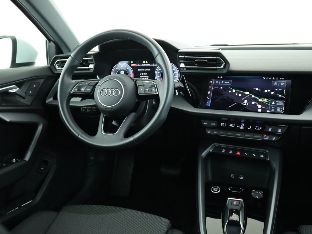 Audi A3 2024 г. Белый, пробег 43515 км