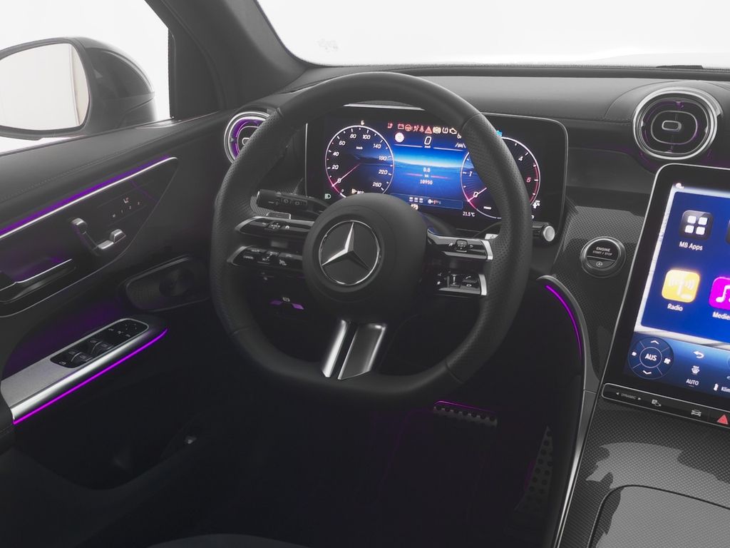 Mercedes-Benz GLC 220 2026 г. Белый, пробег 10951 км