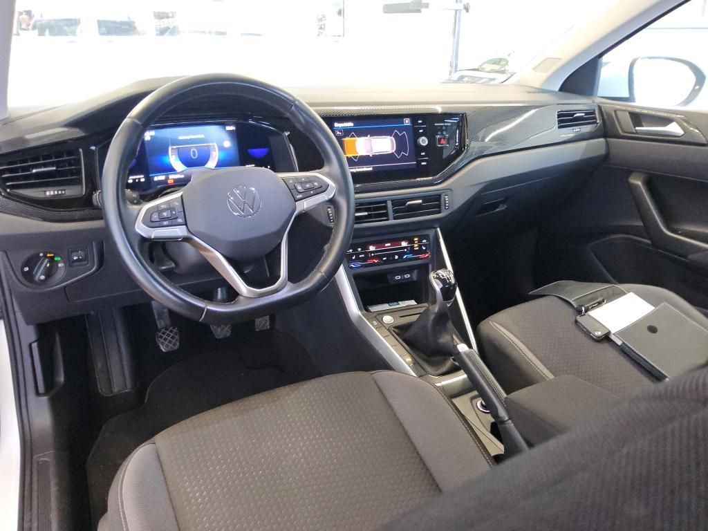 Volkswagen Taigo 2022 г. Белый, пробег 39685 км