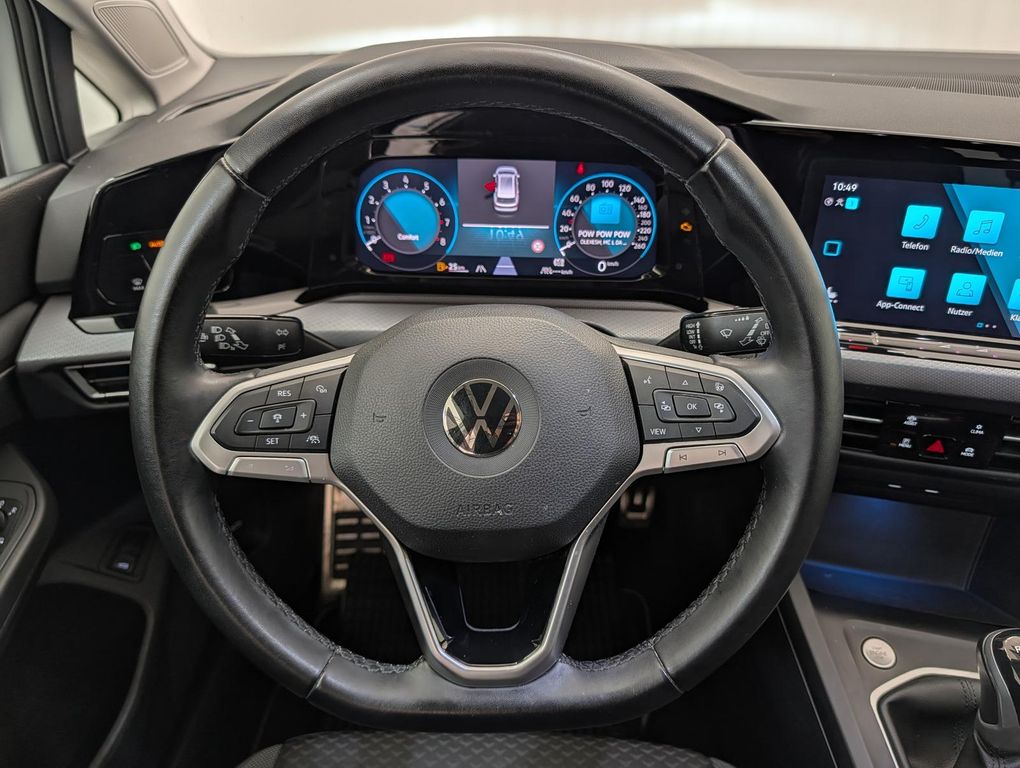 Volkswagen Golf 2022 г. Белый, пробег 56380 км
