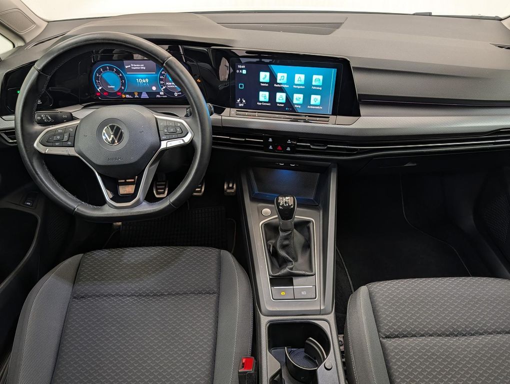 Volkswagen Golf 2022 г. Белый, пробег 56380 км