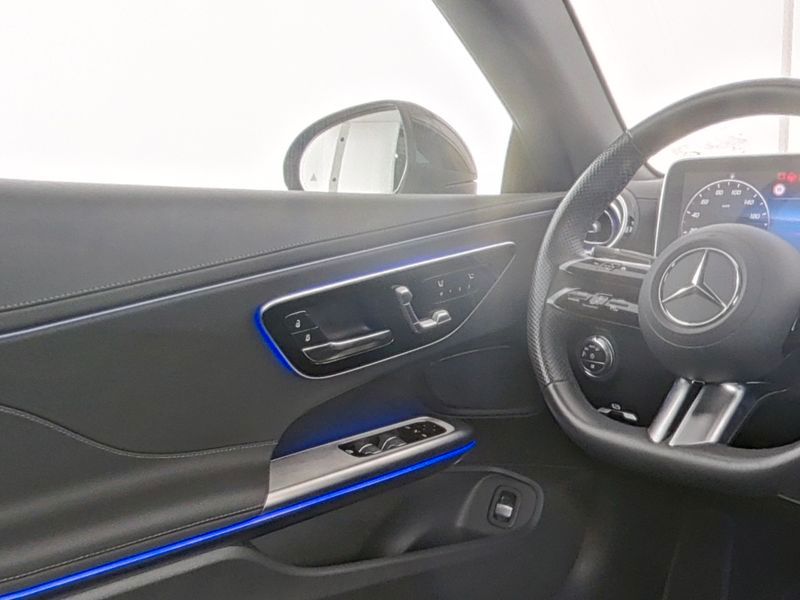Mercedes-Benz CLE 200 2026 г. Чёрный, пробег 15165 км