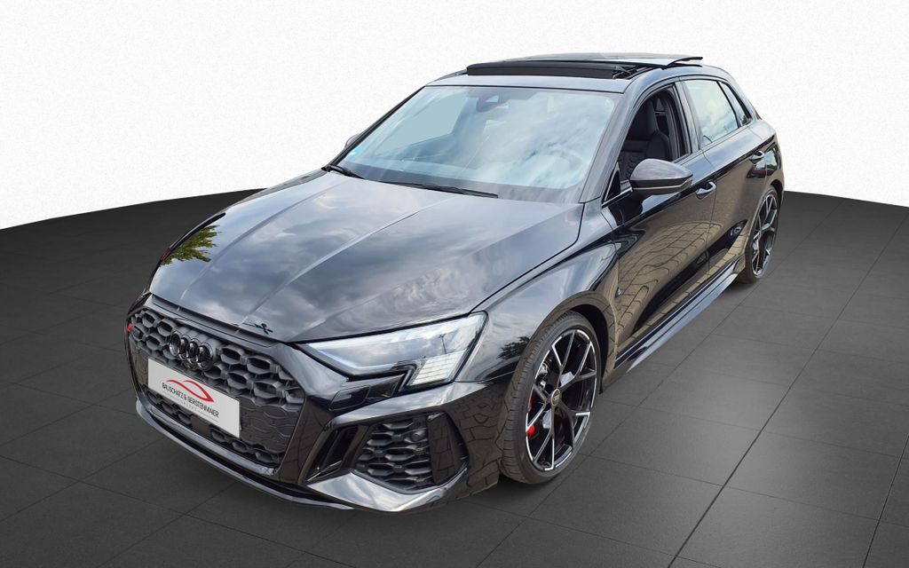 Audi RS3 2023 г. Чёрный, пробег 44877 км