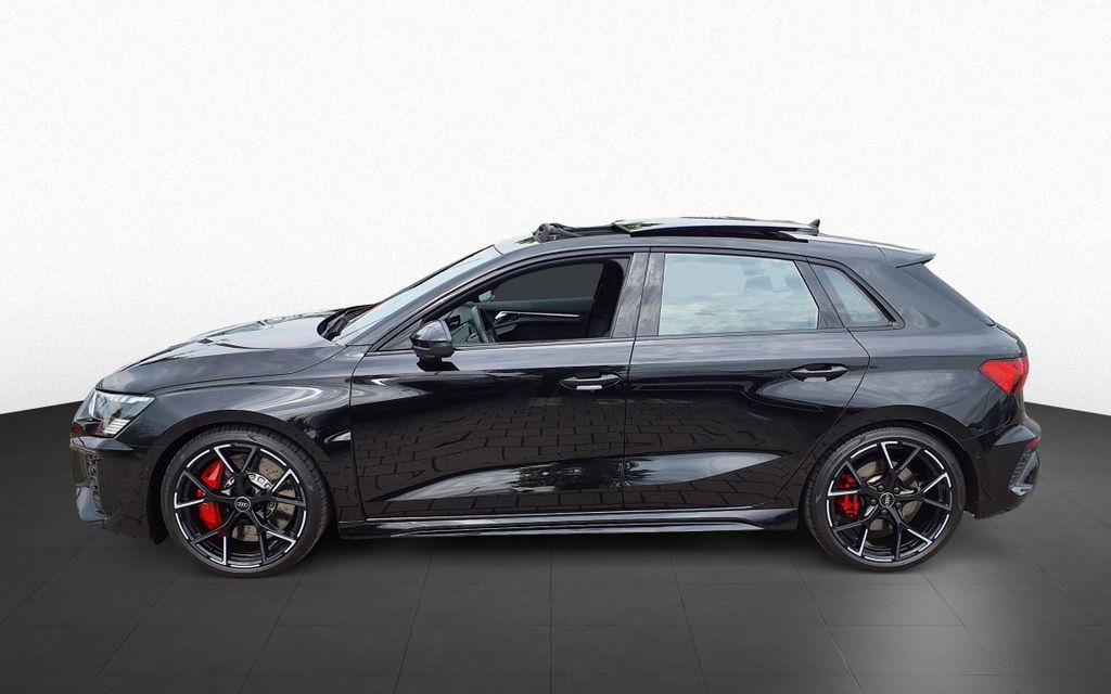 Audi RS3 2023 г. Чёрный, пробег 44877 км