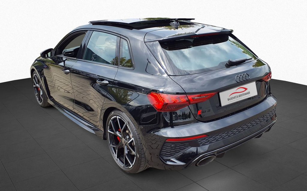 Audi RS3 2023 г. Чёрный, пробег 44877 км
