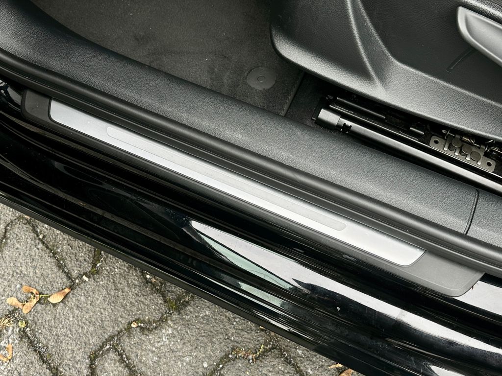 Audi A4 2023 г. Чёрный, пробег 33980 км