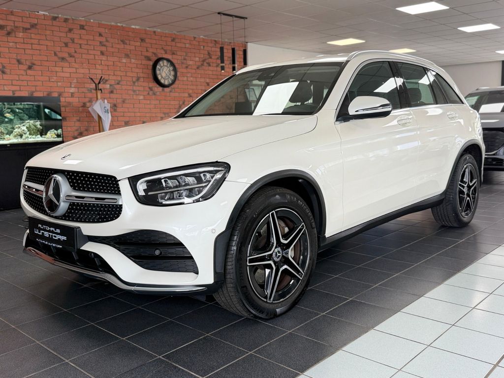 Mercedes-Benz GLC 220 2022 г. Белый, пробег 53000 км