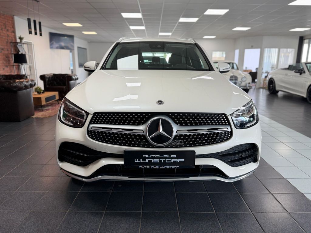 Mercedes-Benz GLC 220 2022 г. Белый, пробег 53000 км