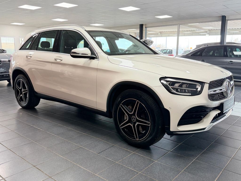 Mercedes-Benz GLC 220 2022 г. Белый, пробег 53000 км