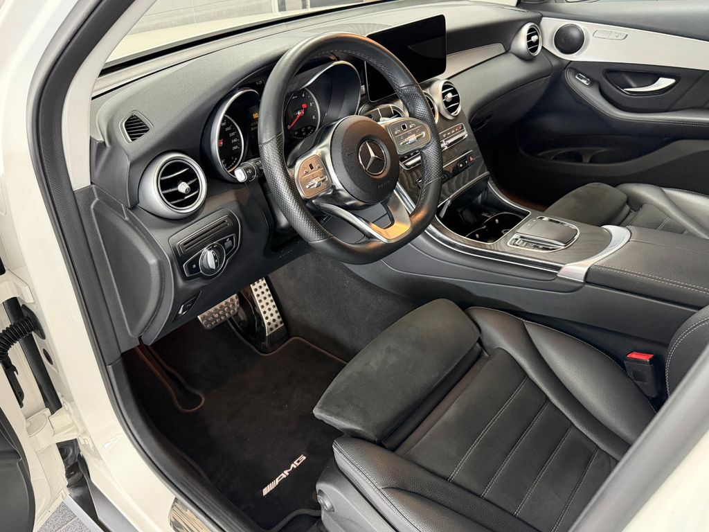 Mercedes-Benz GLC 220 2022 г. Белый, пробег 53000 км