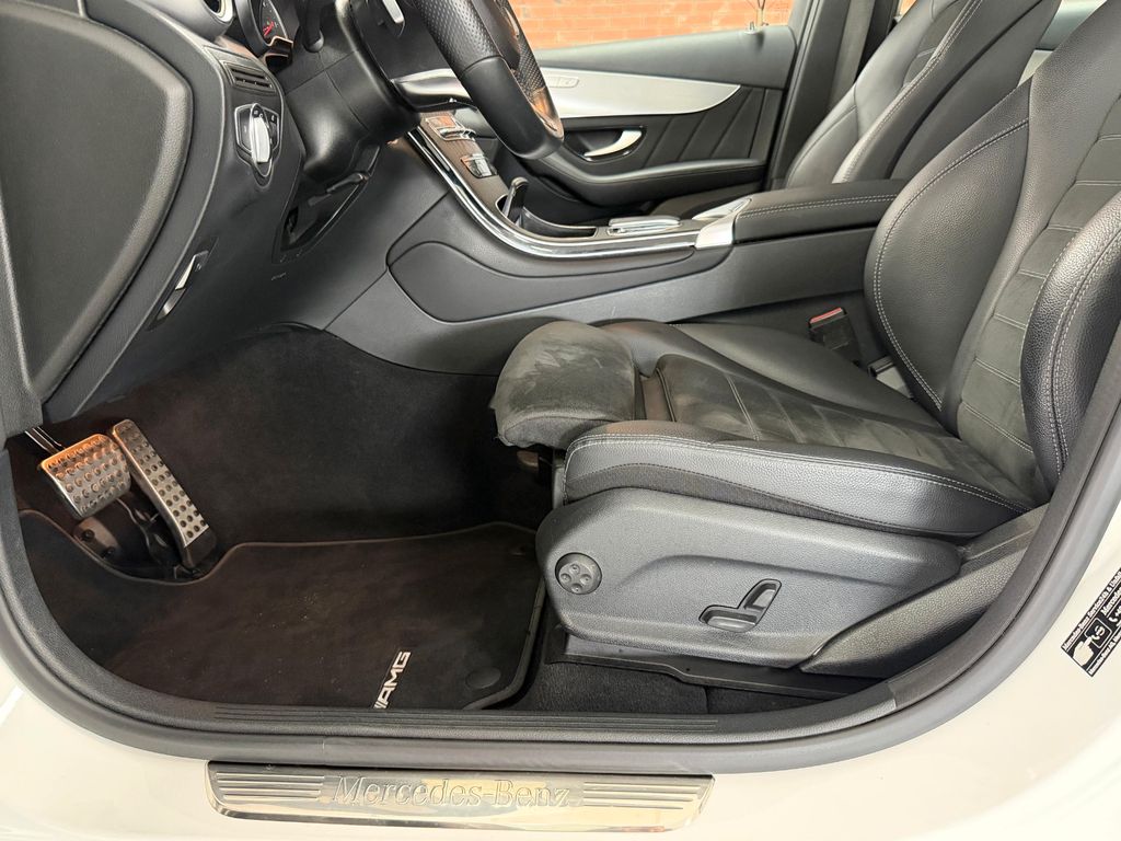 Mercedes-Benz GLC 220 2022 г. Белый, пробег 53000 км