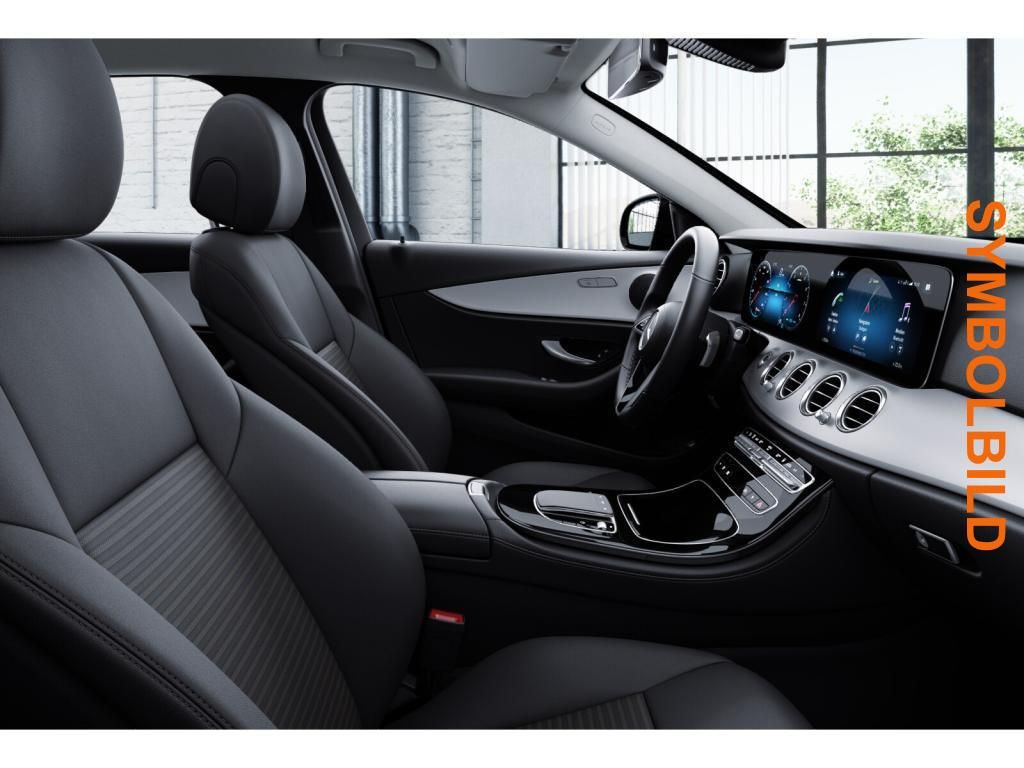 Mercedes-Benz E 300 2022 г. Чёрный, пробег 9067 км