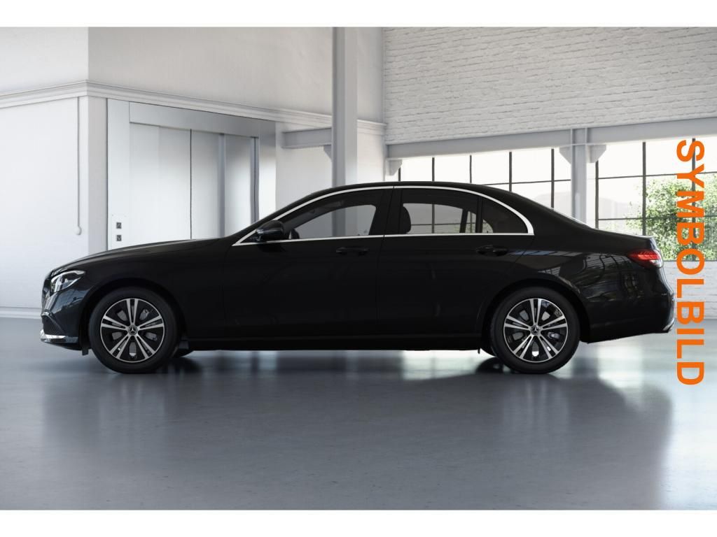 Mercedes-Benz E 300 2022 г. Чёрный, пробег 9067 км