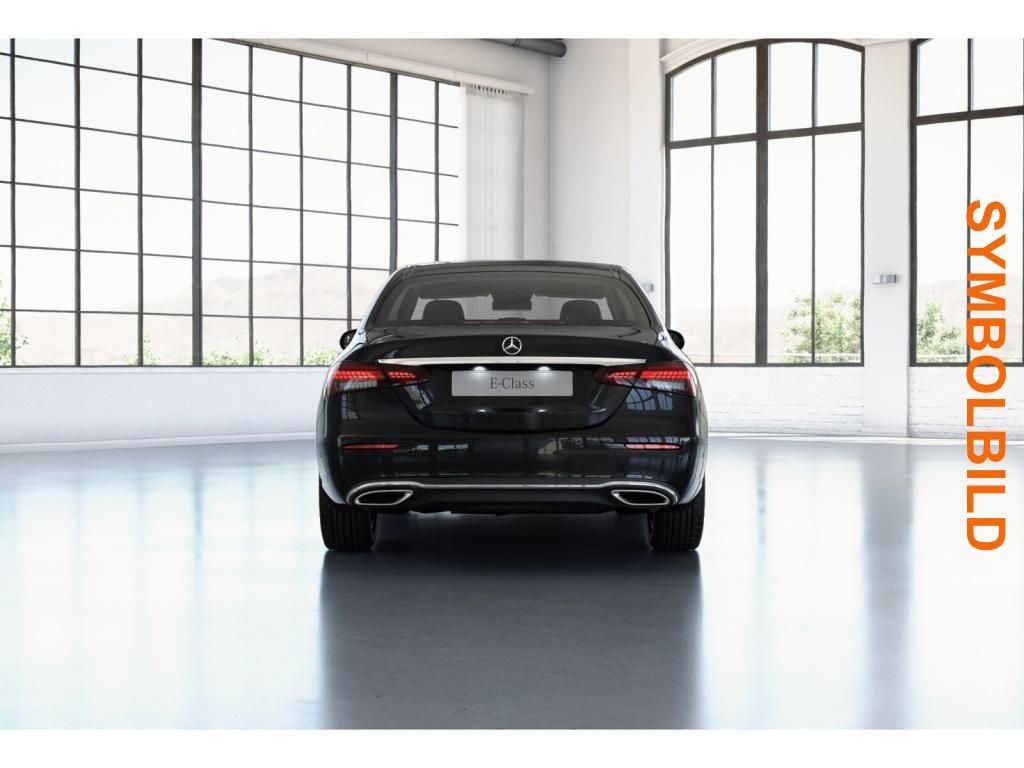 Mercedes-Benz E 300 2022 г. Чёрный, пробег 9067 км