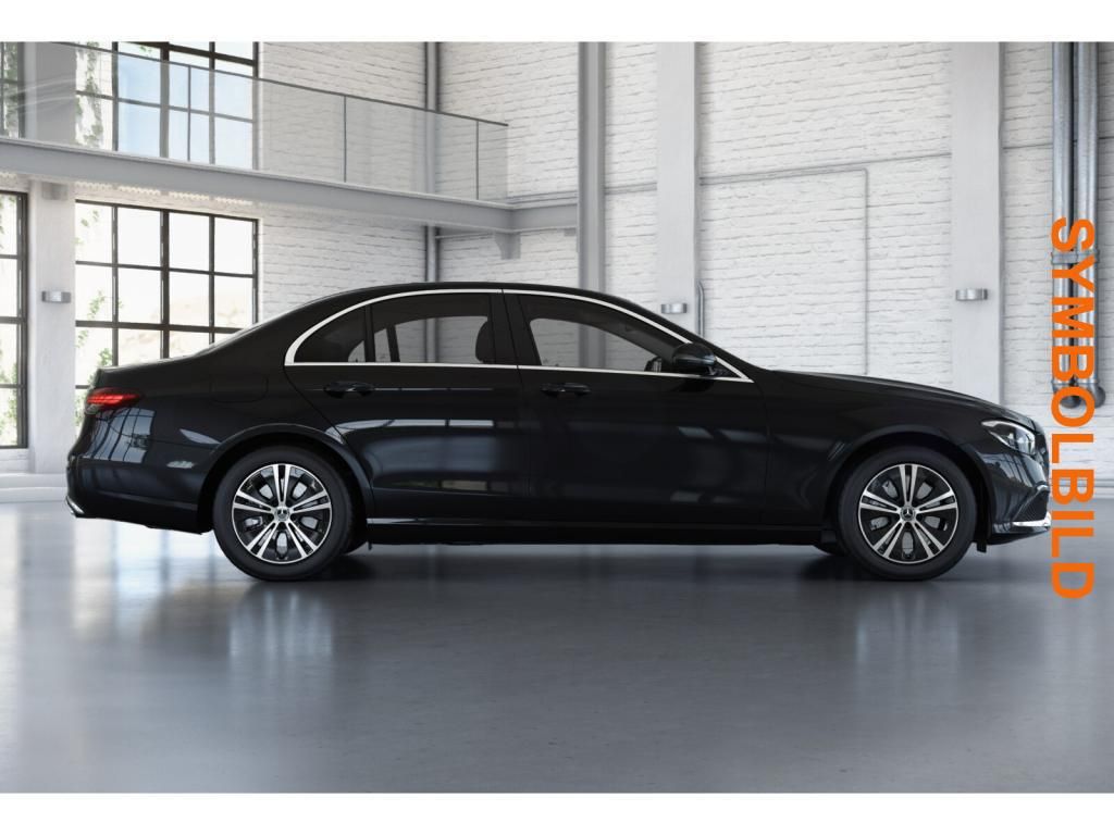 Mercedes-Benz E 300 2022 г. Чёрный, пробег 9067 км