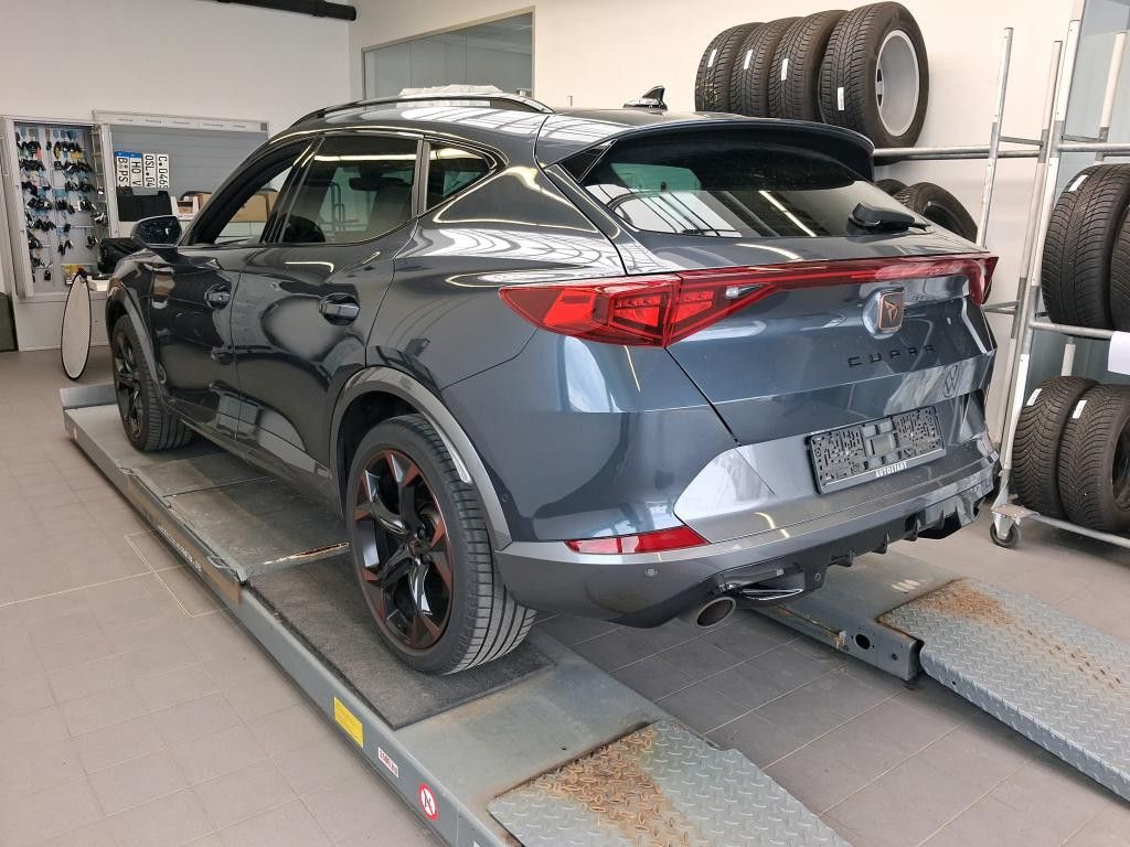 Cupra Formentor 2023 г. Серый, пробег 49999 км