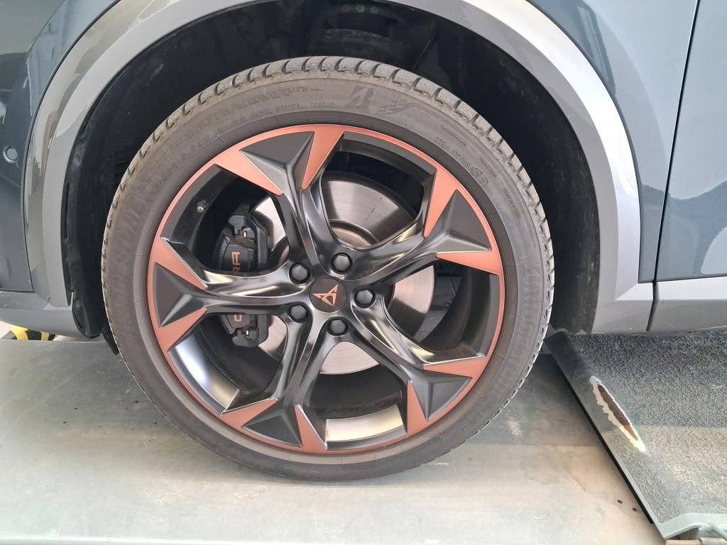 Cupra Formentor 2023 г. Серый, пробег 49999 км