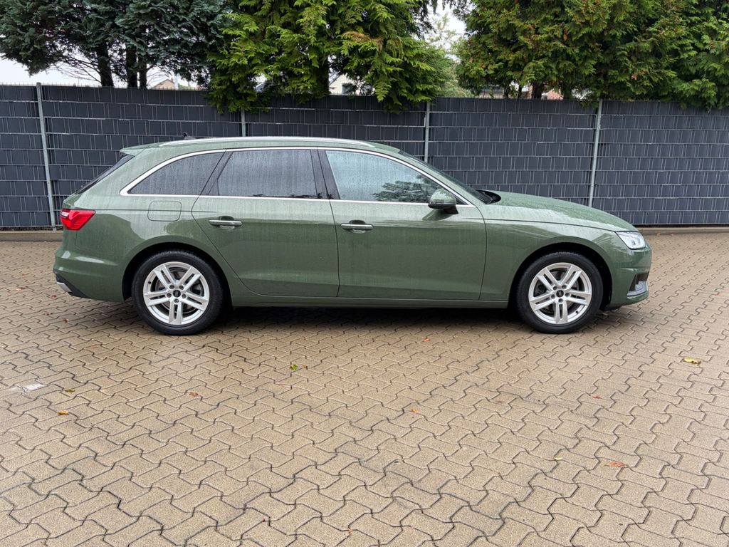 Audi A4 2023 г. Зелёный, пробег 49900 км