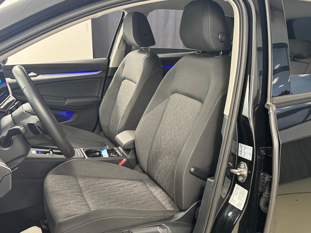 Volkswagen Golf 2025 г. Серый, пробег 42300 км