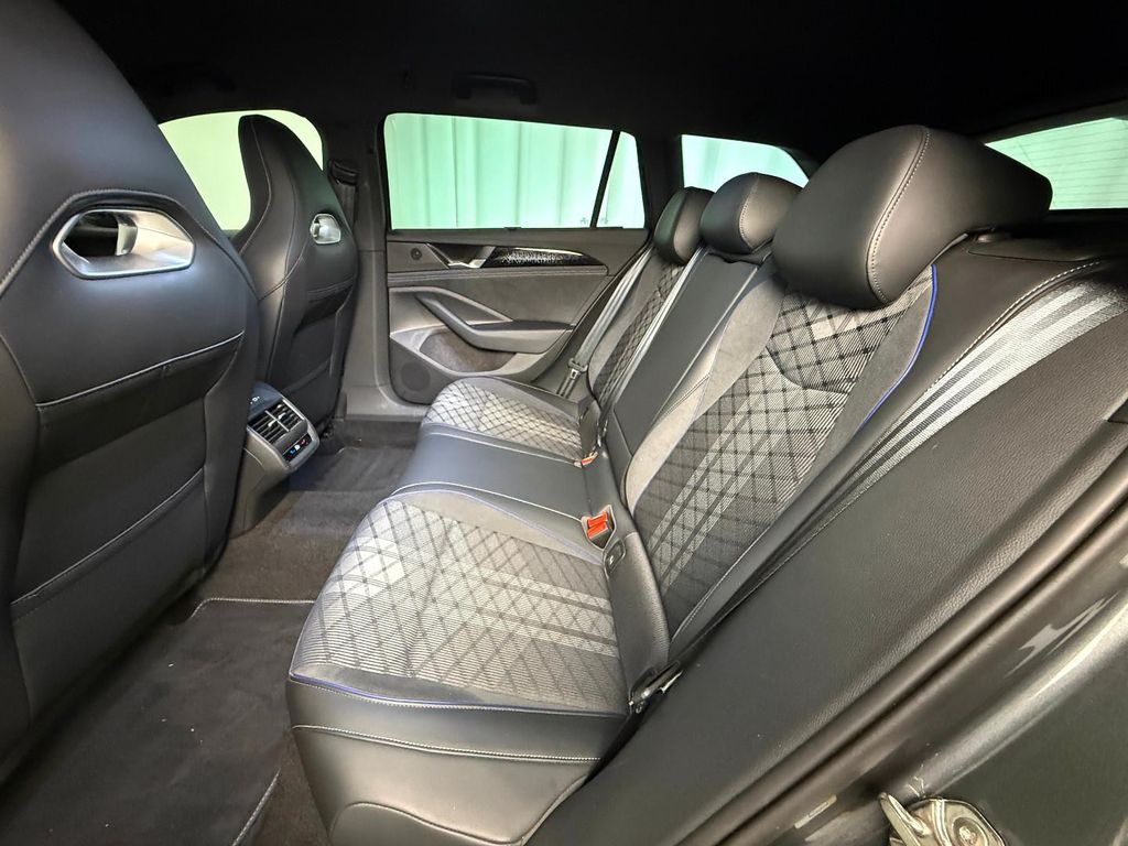 Volkswagen PASSAT VARIANT 2025 г. Серый, пробег 39981 км