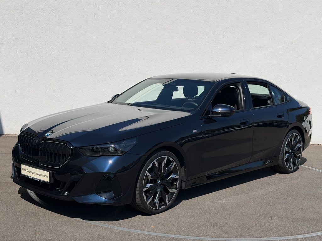 BMW 520 2024 г. Чёрный, пробег 44662 км