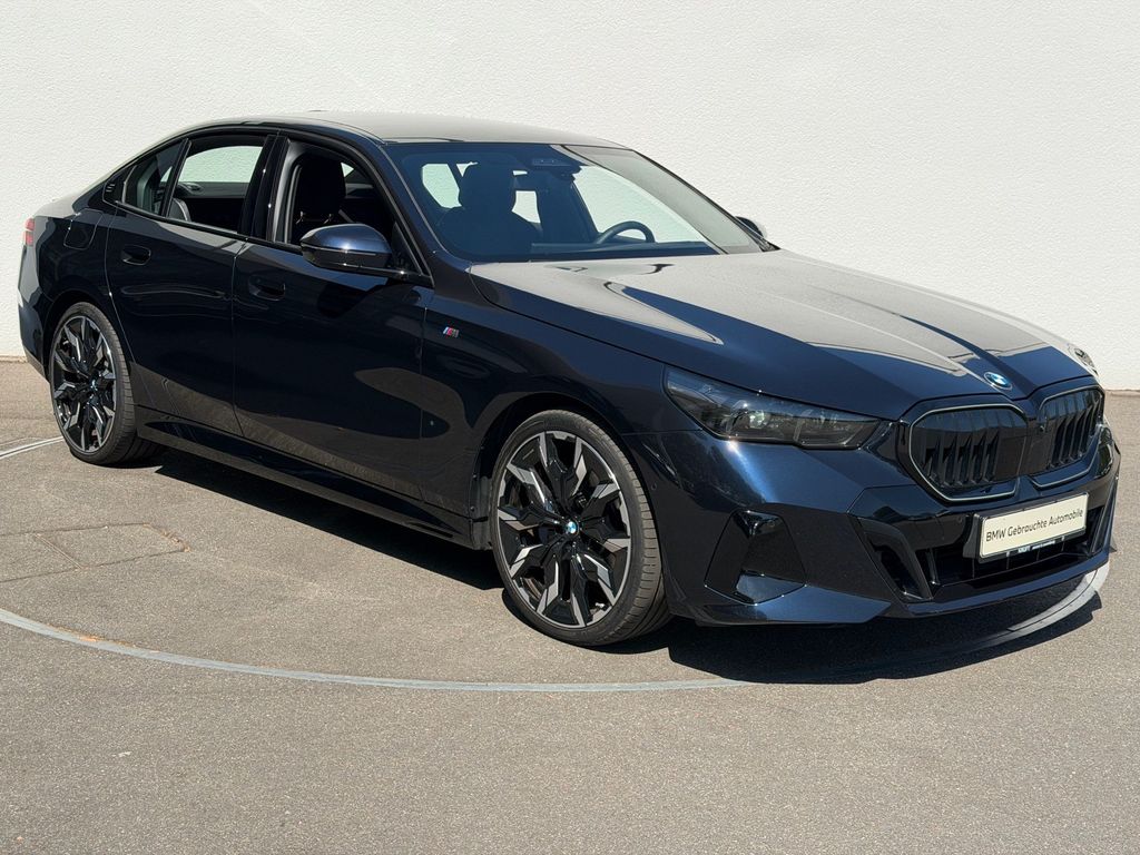 BMW 520 2024 г. Чёрный, пробег 44662 км
