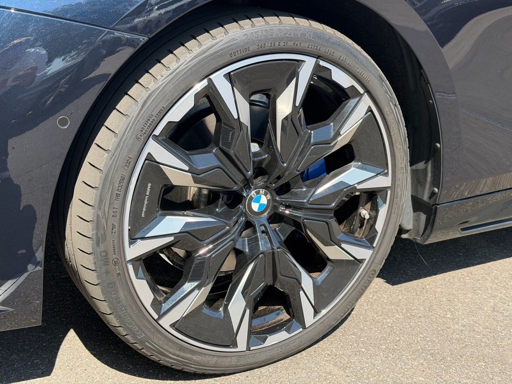BMW 520 2024 г. Чёрный, пробег 44662 км