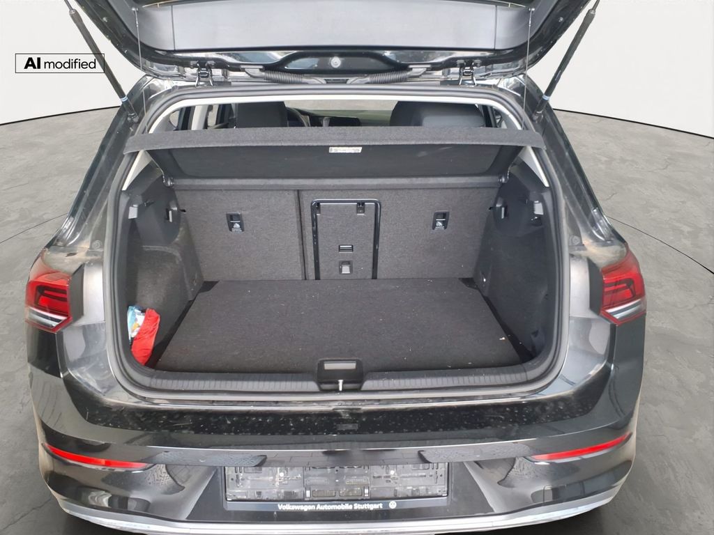 Volkswagen Golf 2024 г. Чёрный, пробег 47702 км