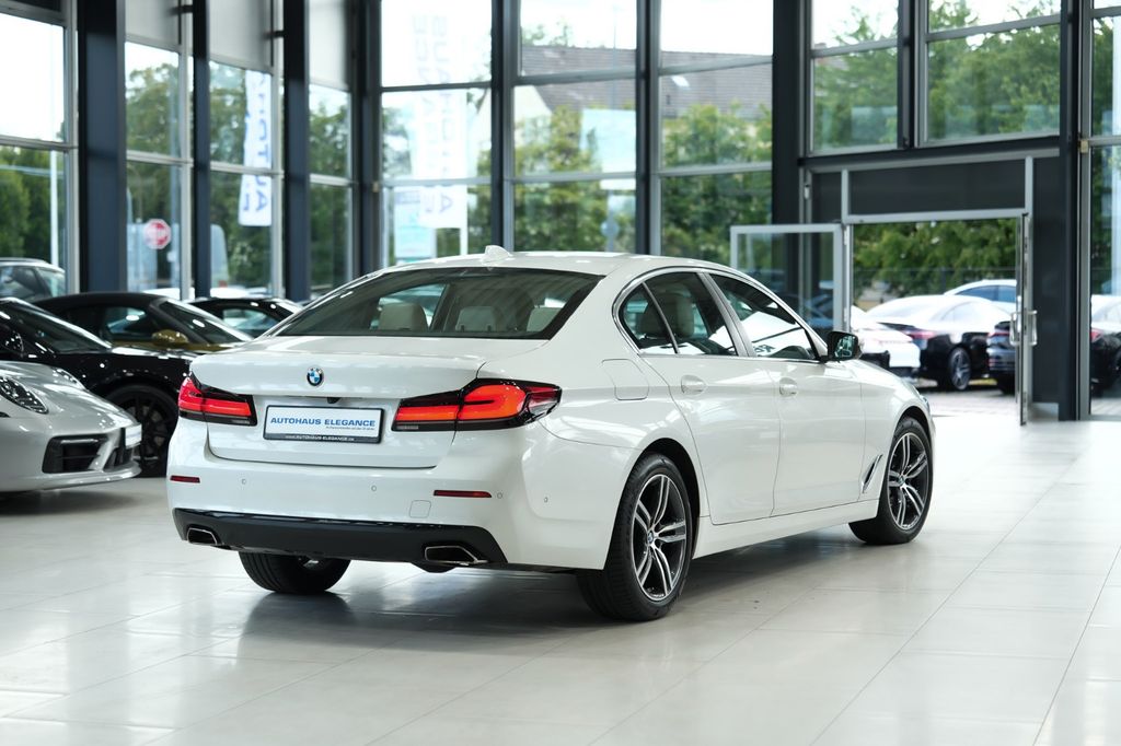 BMW 540 2022 г. Белый, пробег 50896 км