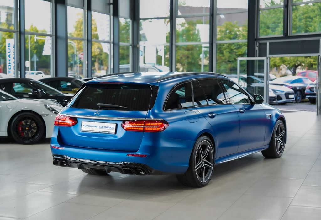 Mercedes-Benz E 63 AMG 2022 г. Синий, пробег 49950 км