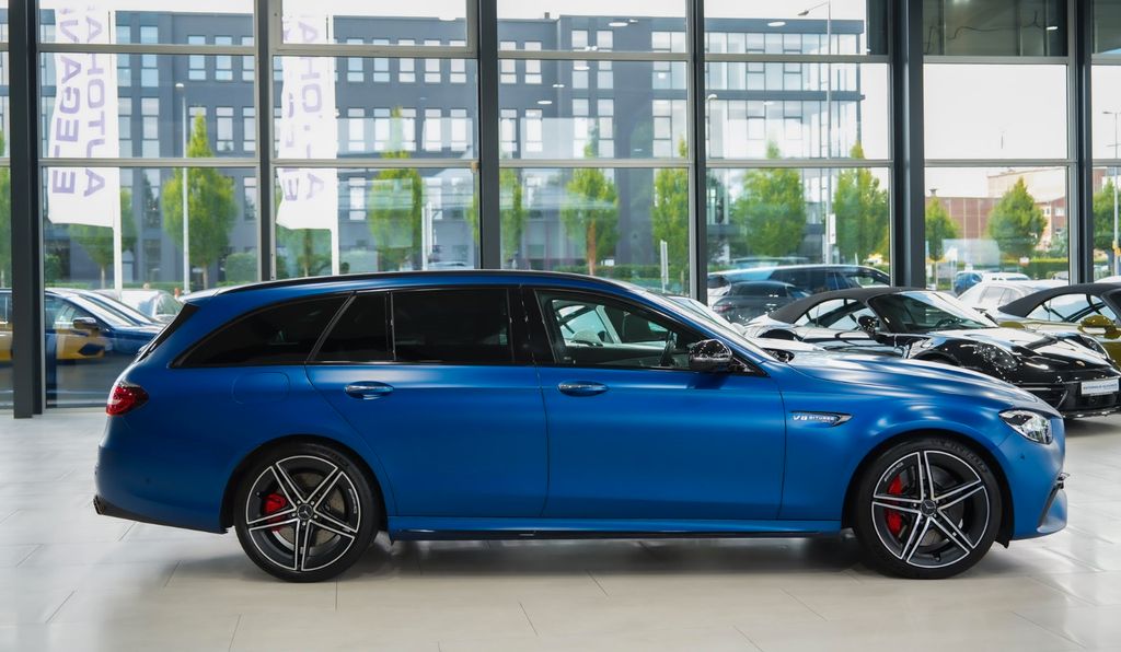 Mercedes-Benz E 63 AMG 2022 г. Синий, пробег 49950 км