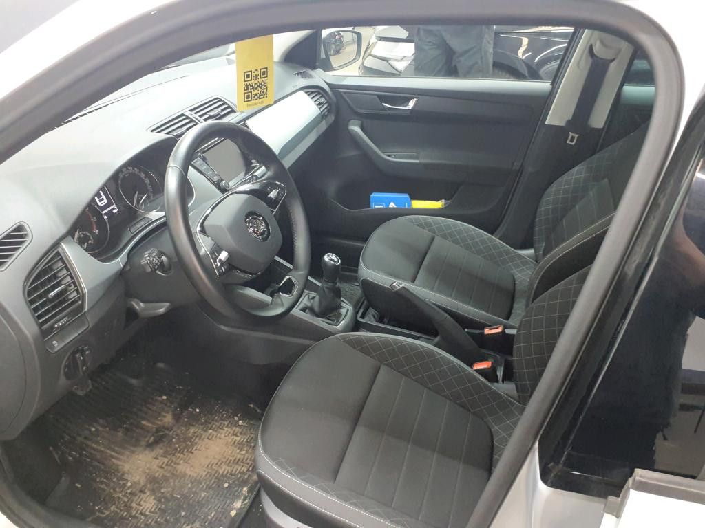 Skoda Fabia 2022 г. Серебристый, пробег 44150 км
