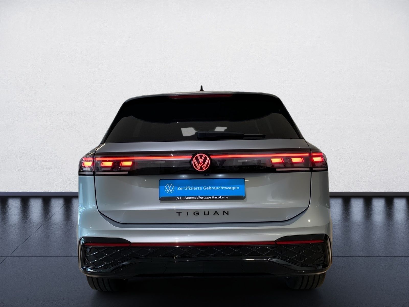 Volkswagen Tiguan 2026 г. Серебристый, пробег 21450 км