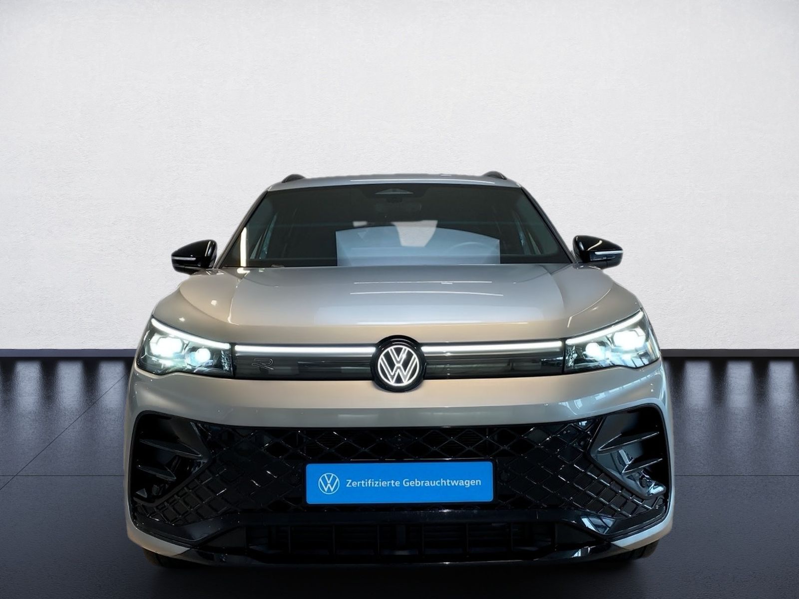 Volkswagen Tiguan 2026 г. Серебристый, пробег 21450 км