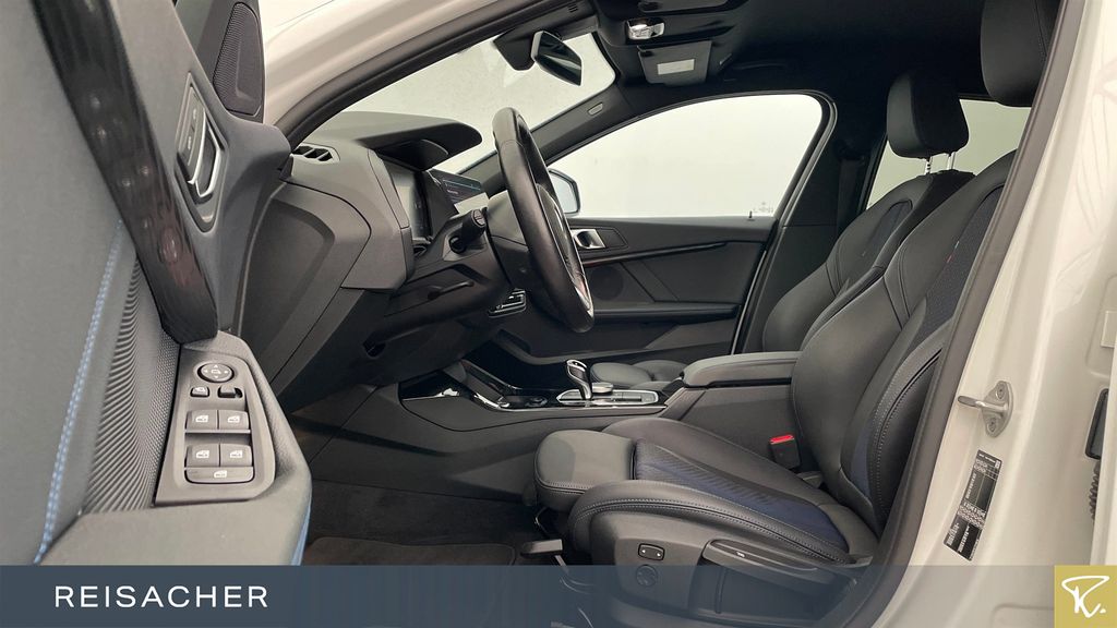 BMW 118 2023 г. Белый, пробег 31871 км