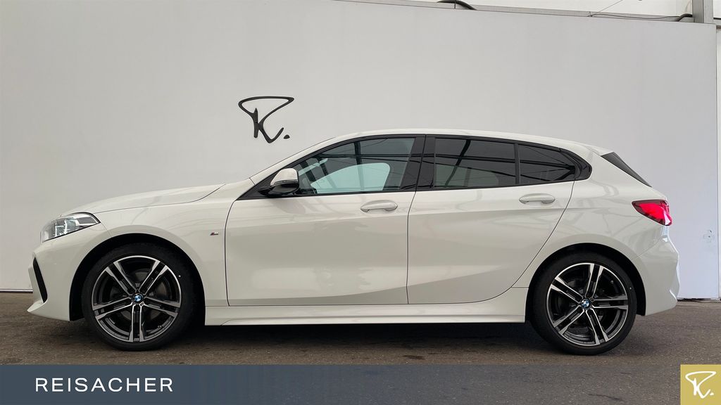 BMW 118 2023 г. Белый, пробег 31871 км
