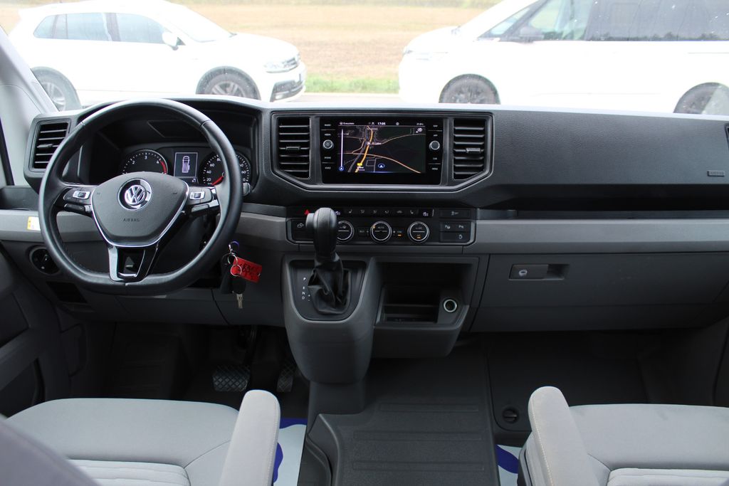 Volkswagen CRAFTER 2023 г. Белый, пробег 33000 км