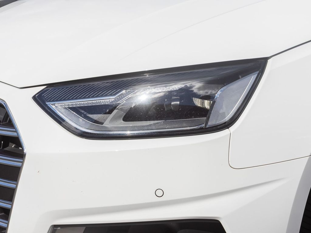Audi A4 2023 г. Белый, пробег 44840 км