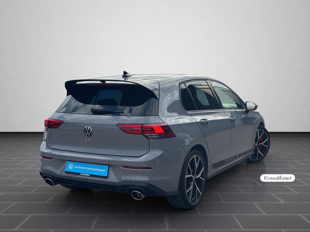 Volkswagen Golf 2023 г. Серый, пробег 40100 км