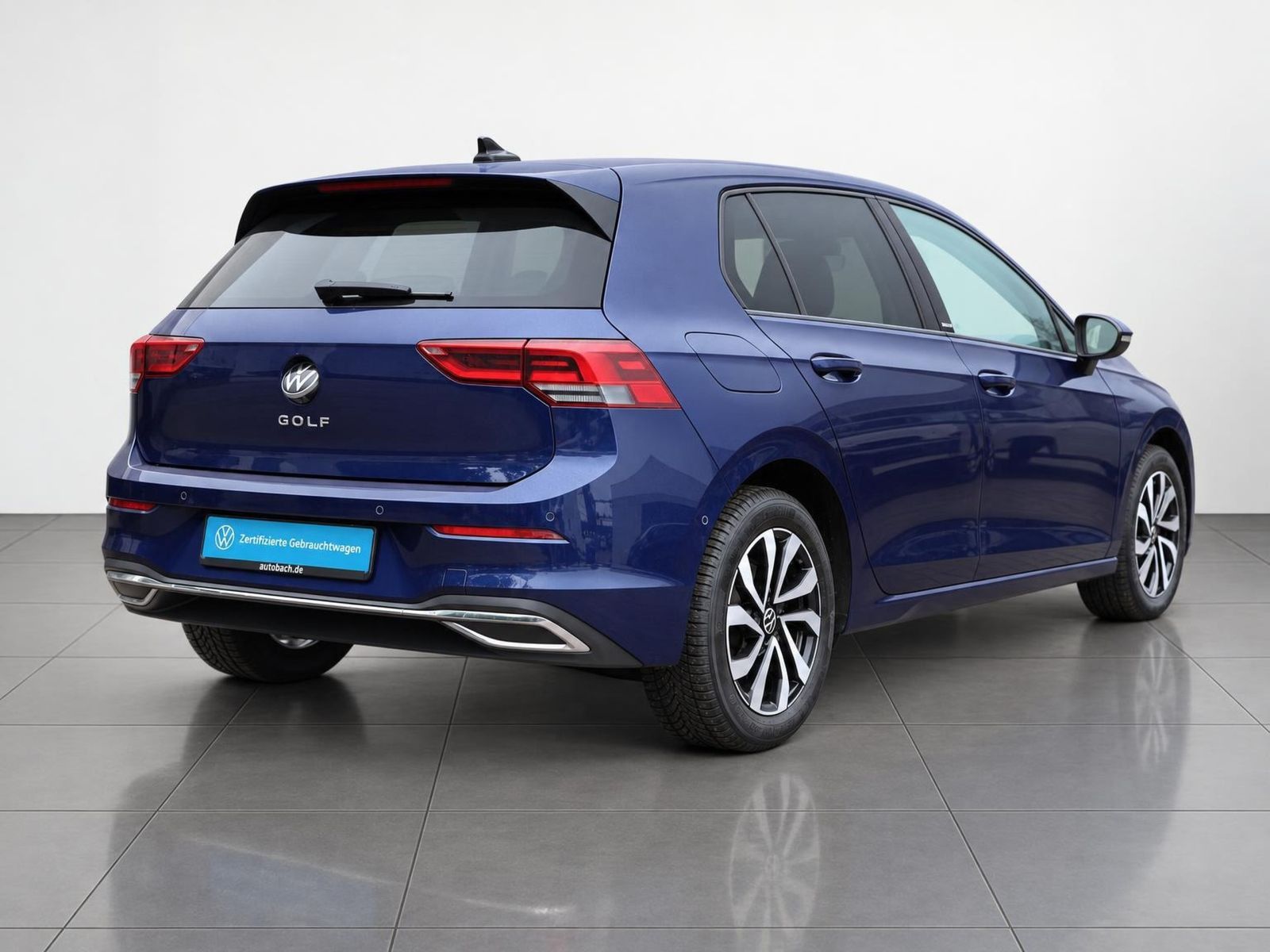 Volkswagen Golf 2022 г. Синий, пробег 47620 км