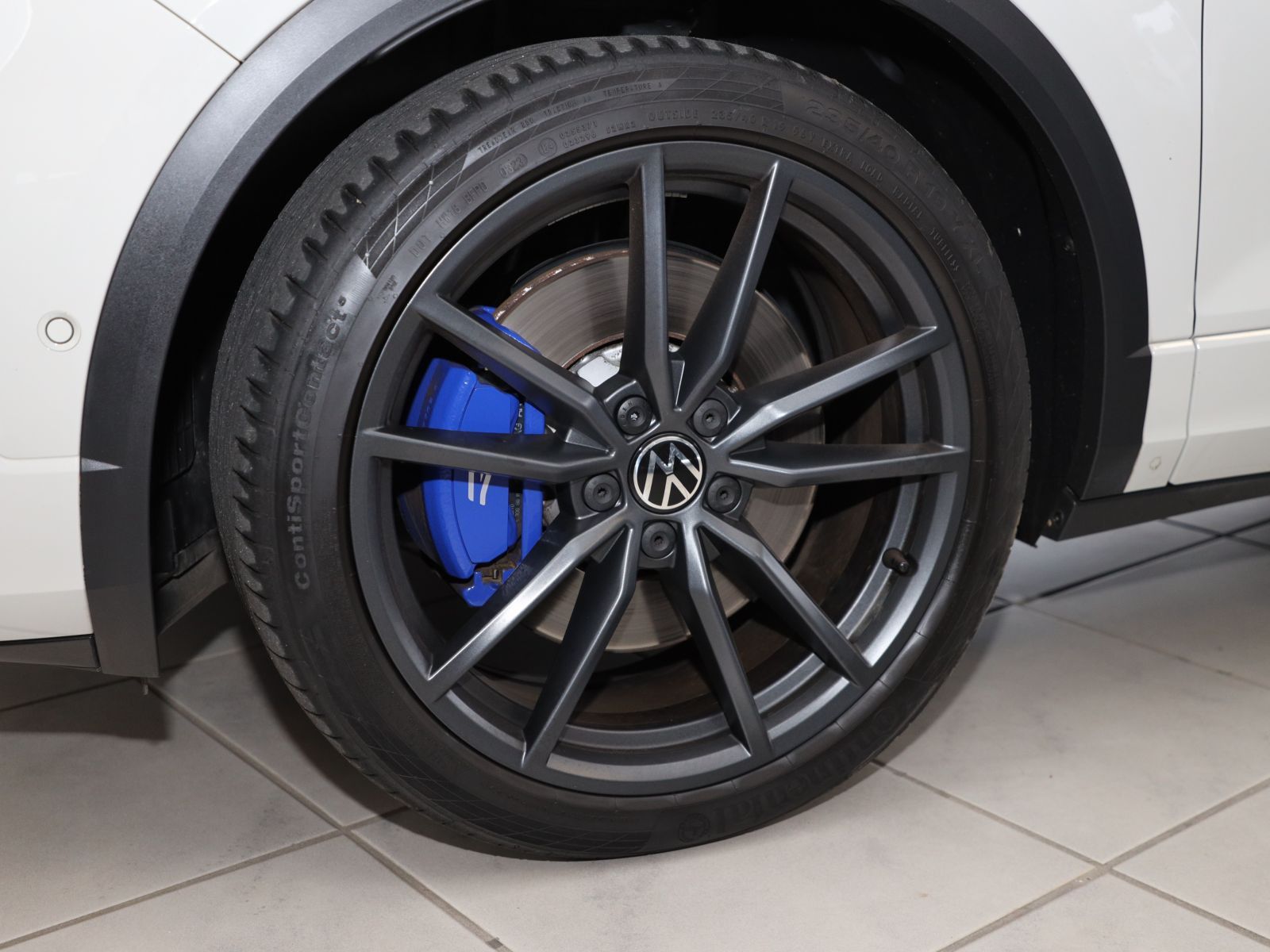 Volkswagen T-Roc 2023 г. Серый, пробег 40320 км