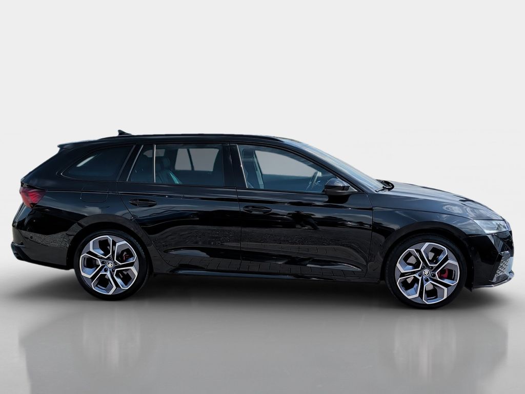 Skoda Octavia 2022 г. Чёрный, пробег 35813 км